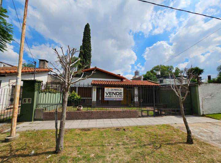 Casa · 160m² · 3 Ambientes · 4 Cocheras