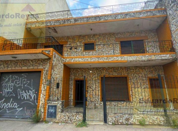 Casa · 300m² · 3 Ambientes · 1 Cochera