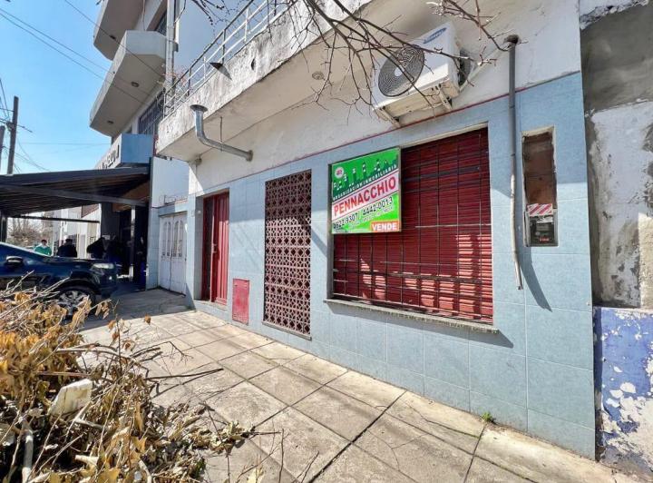 Casa · 110m² · 6 Ambientes · 3 Cocheras