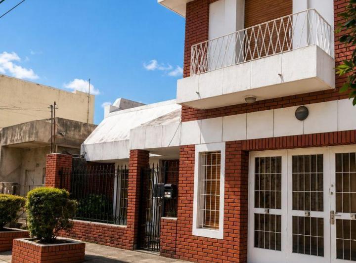Casa · 209m² · 4 Ambientes · 1 Cochera