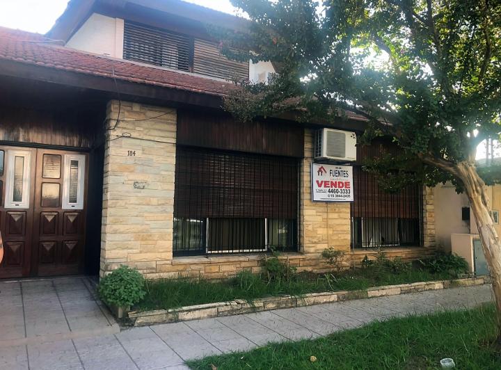 Casa · 190m² · 5 Ambientes · 1 Cochera