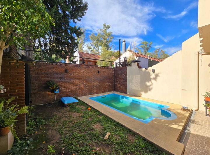 Casa · 177m² · 5 Ambientes · 1 Cochera