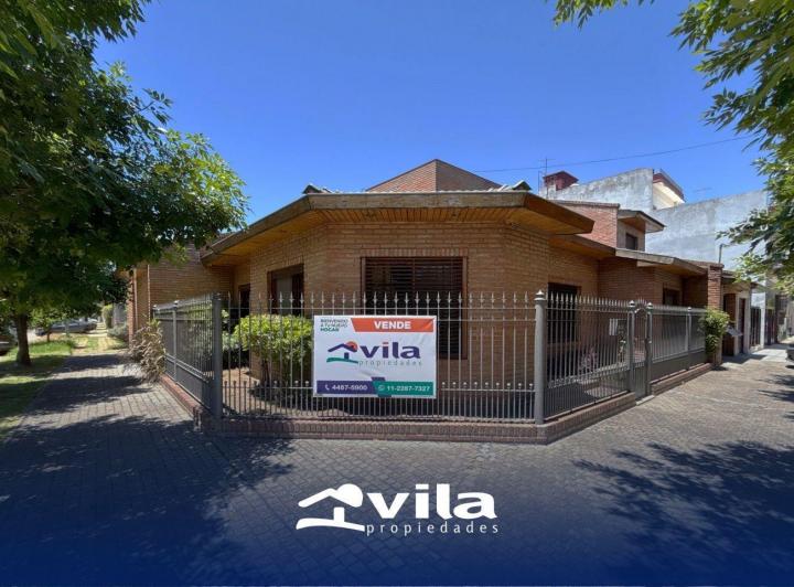 Casa · 233m² · 5 Ambientes · 1 Cochera