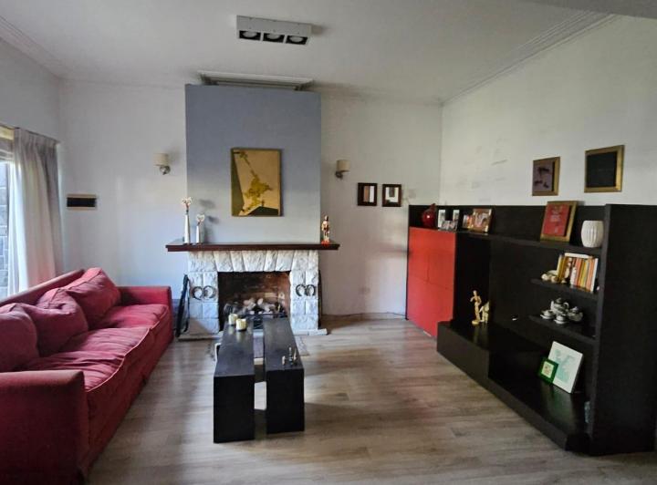 Casa · 228m² · 4 Ambientes · 2 Cocheras