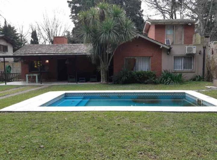 Casa · 160m² · 4 Ambientes · 2 Cocheras