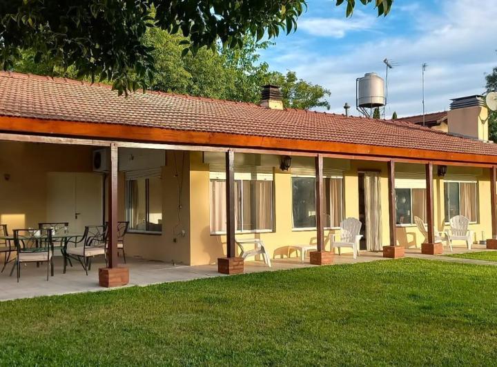 Casa · 130m² · 4 Ambientes · 1 Cochera