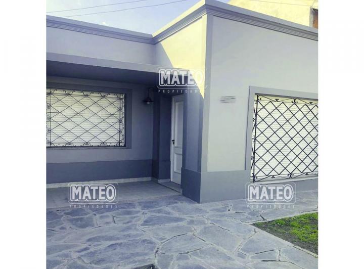 Casa · 1m² · 4 Ambientes · 1 Cochera