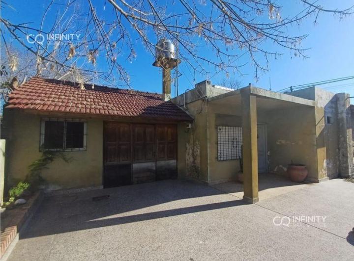 Casa · 240m² · 4 Ambientes · 2 Cocheras