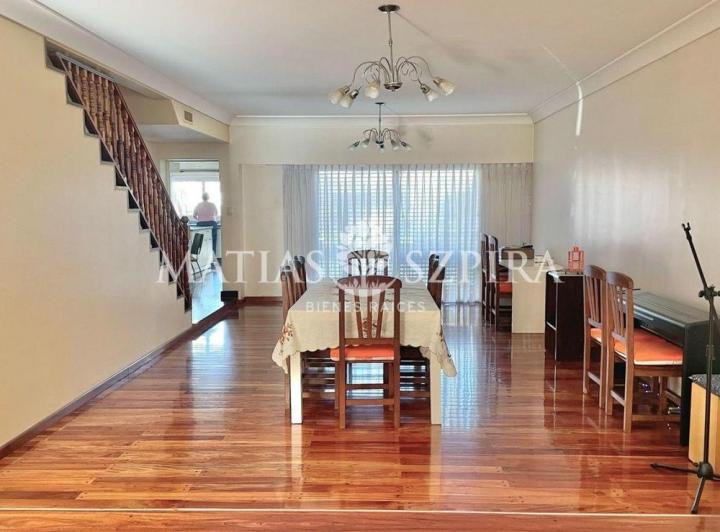 Casa · 357m² · 6 Ambientes · 1 Cochera