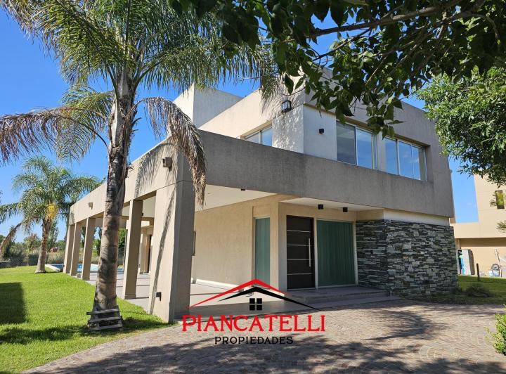 Casa · 1050m² · 6 Ambientes · 3 Cocheras