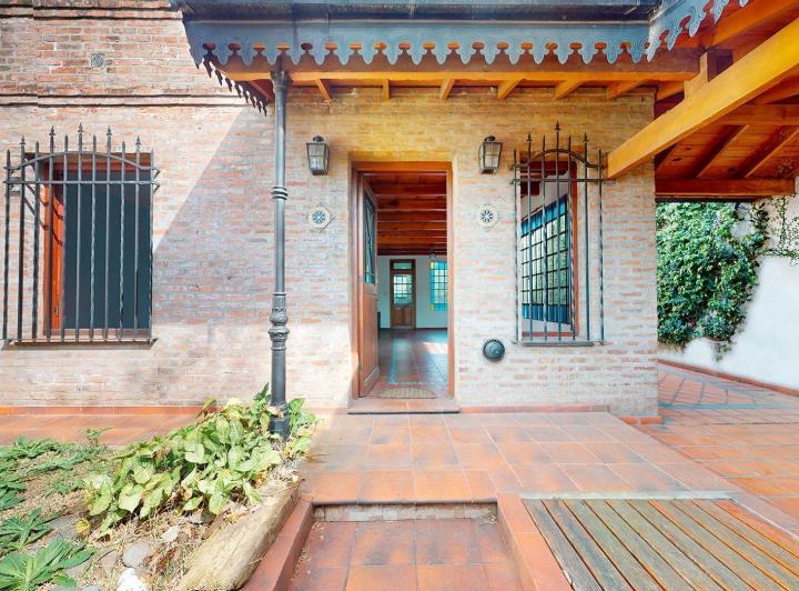 Casa · 110m² · 3 Ambientes · 2 Cocheras