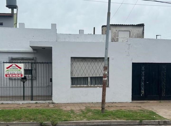 Casa · 100m² · 3 Ambientes · 1 Cochera