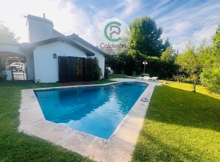 Casa · 156m² · 4 Ambientes · 5 Cocheras