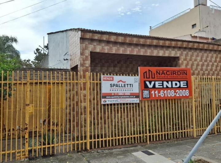Casa · 110m² · 4 Ambientes · 3 Cocheras