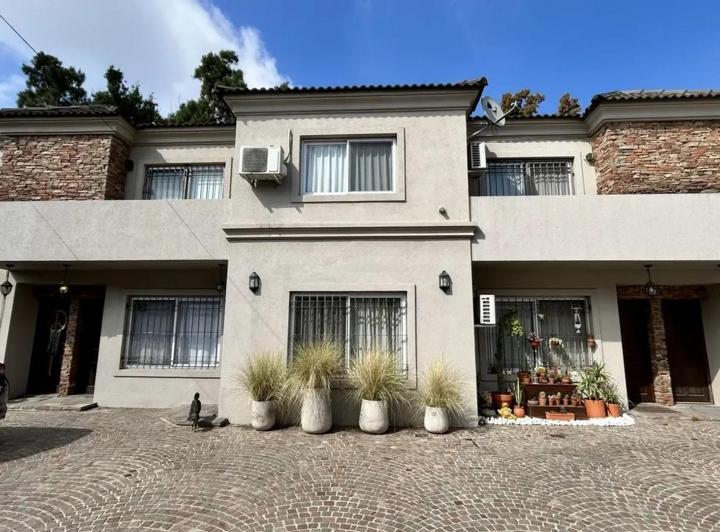 Casa · 91m² · 3 Ambientes · 1 Cochera