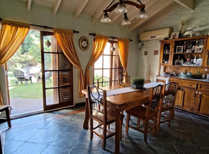 Casa · 256m² · 3 Ambientes · 3 Cocheras
