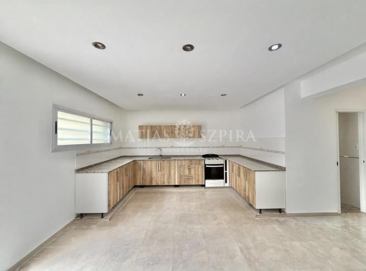 Casa · 166m² · 4 Ambientes · 2 Cocheras