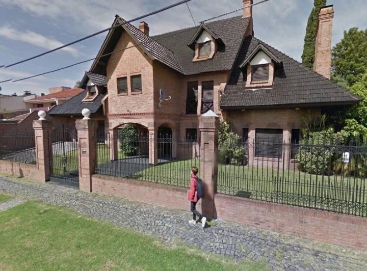 Casa · 650m² · 6 Ambientes · 6 Cocheras