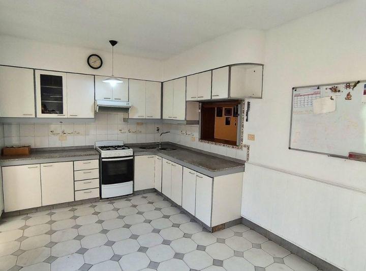 Casa · 140m² · 5 Ambientes · 1 Cochera