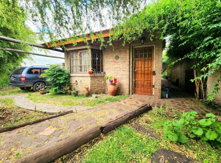 Casa · 170m² · 4 Ambientes · 1 Cochera