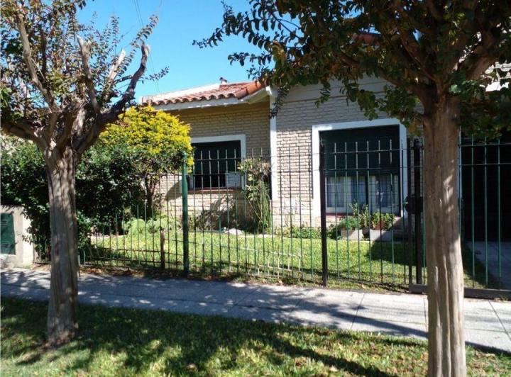 Casa · 179m² · 3 Dormitorios · 2 Cocheras