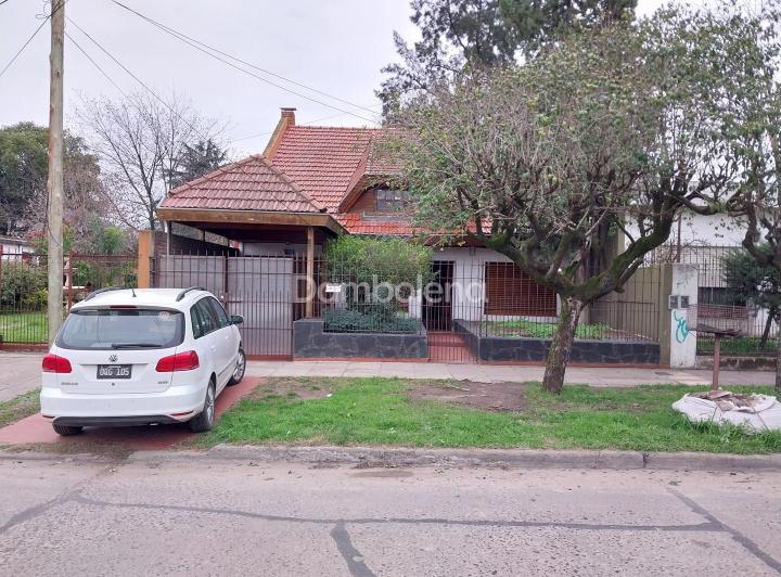 Casa · 121m² · 5 Ambientes · 1 Cochera
