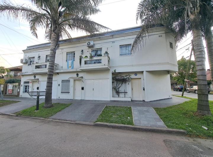 Casa · 100m² · 3 Ambientes · 1 Cochera