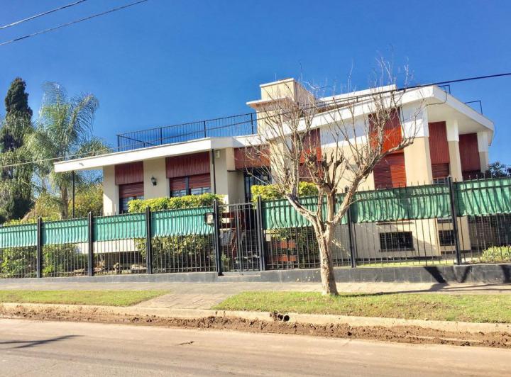 Casa · 549m² · 4 Ambientes · 1 Cochera