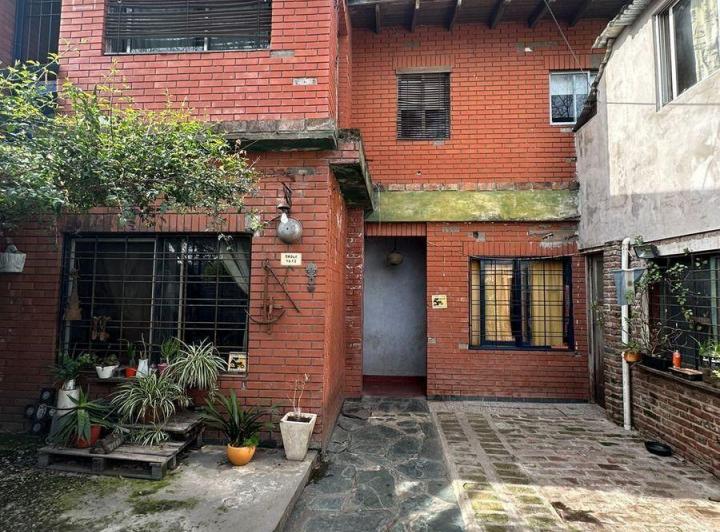 Casa · 180m² · 6 Ambientes