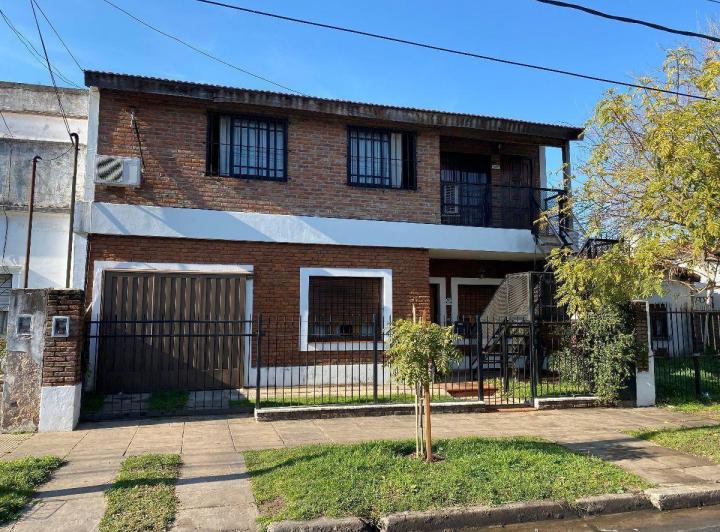 Casa · 100m² · 7 Ambientes · 1 Cochera
