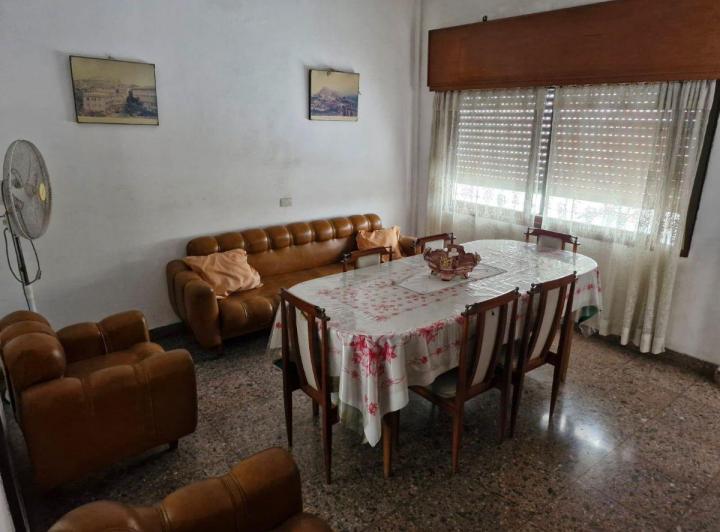 Casa · 180m² · 4 Ambientes · 1 Cochera