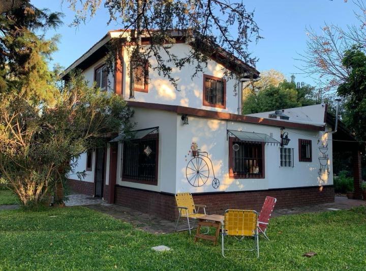 Casa · 150m² · 3 Ambientes · 2 Cocheras