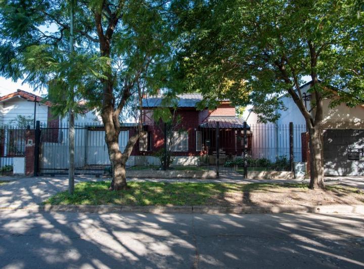 Casa · 100m² · 4 Ambientes · 1 Cochera