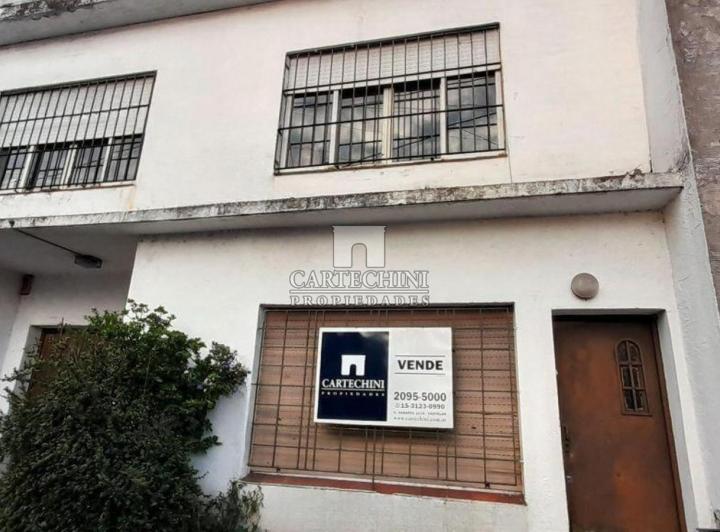 Casa · 214m² · 3 Ambientes · 1 Cochera