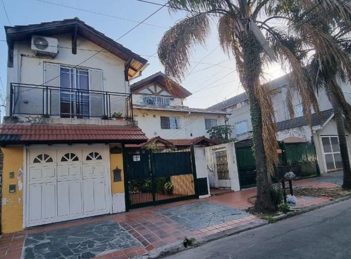 Casa · 120m² · 5 Ambientes · 5 Cocheras