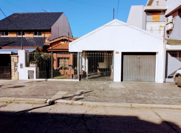 Casa · 160m² · 4 Ambientes · 2 Cocheras