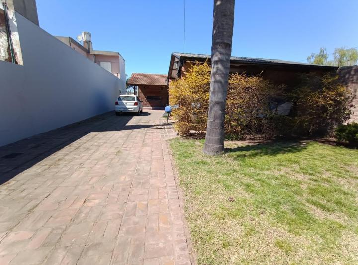 Casa · 120m² · 4 Ambientes · 2 Cocheras