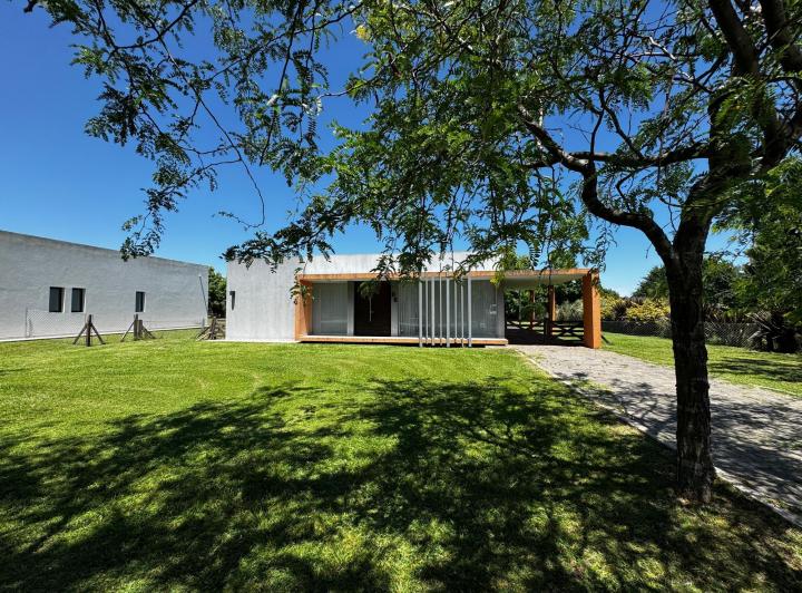 Casa · 170m² · 3 Dormitorios · 2 Cocheras