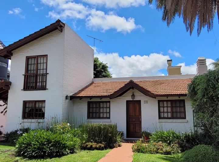 Casa · 126m² · 4 Ambientes · 1 Cochera