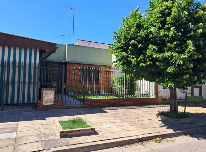 Casa · 88m² · 5 Ambientes · 1 Cochera