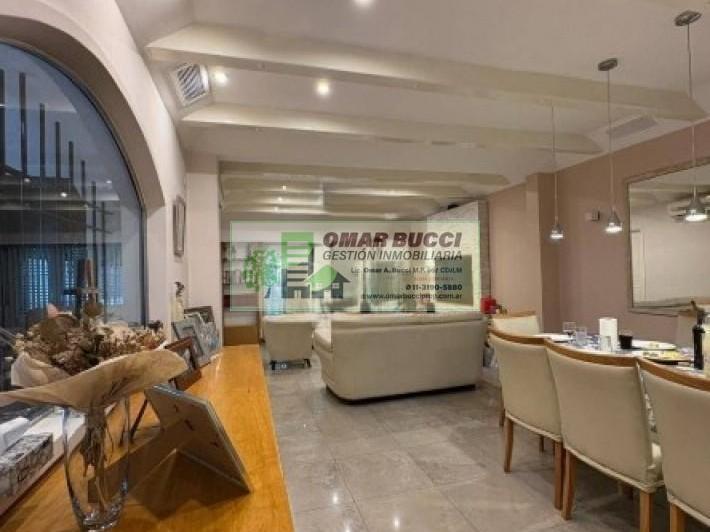 Casa · 297m² · 7 Ambientes · 2 Cocheras