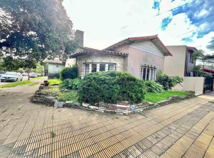 Casa · 100m² · 3 Ambientes · 1 Cochera