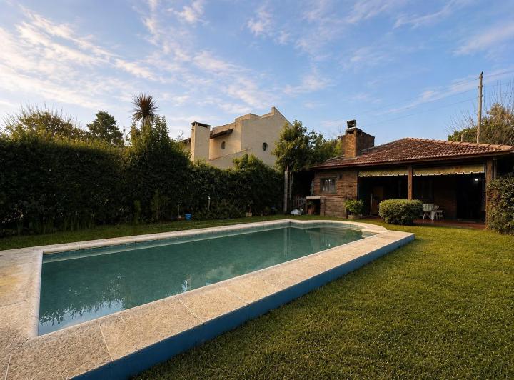 Casa · 356m² · 3 Ambientes · 2 Cocheras