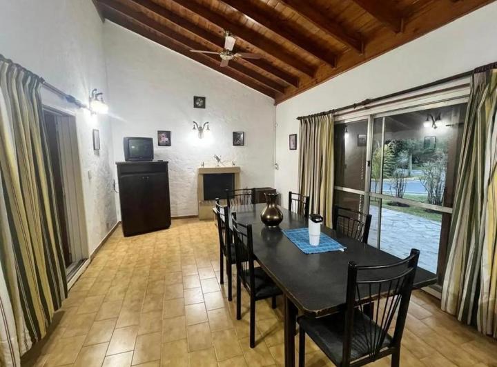 Casa · 105m² · 4 Ambientes · 5 Cocheras