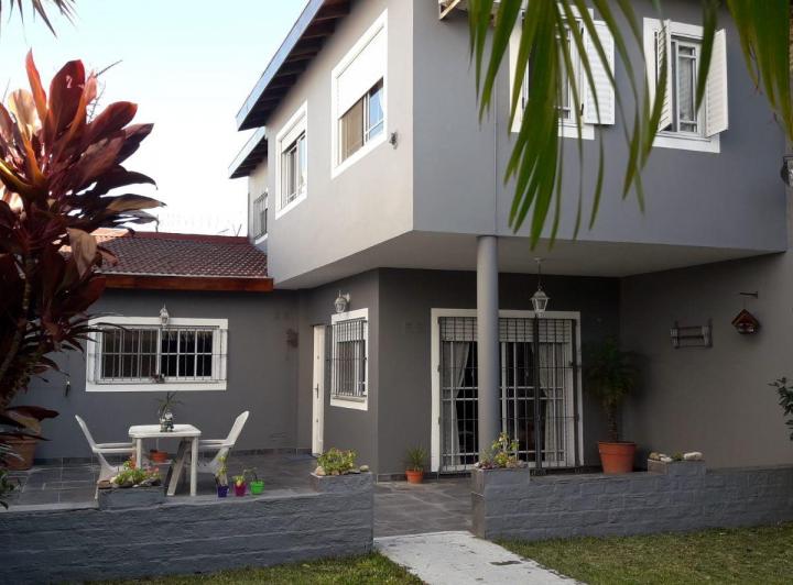 Casa · 180m² · 4 Ambientes