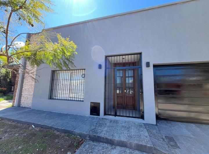 Casa · 160m² · 3 Ambientes · 1 Cochera