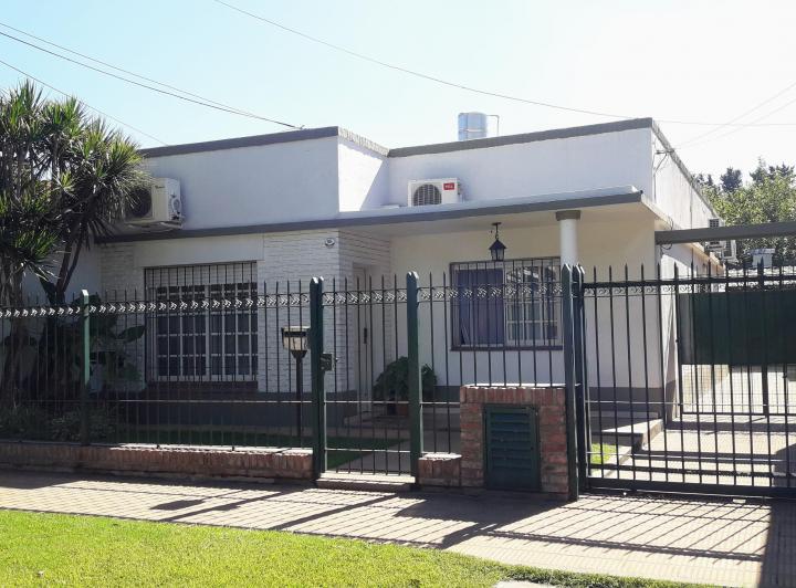Casa · 150m² · 4 Ambientes · 2 Cocheras