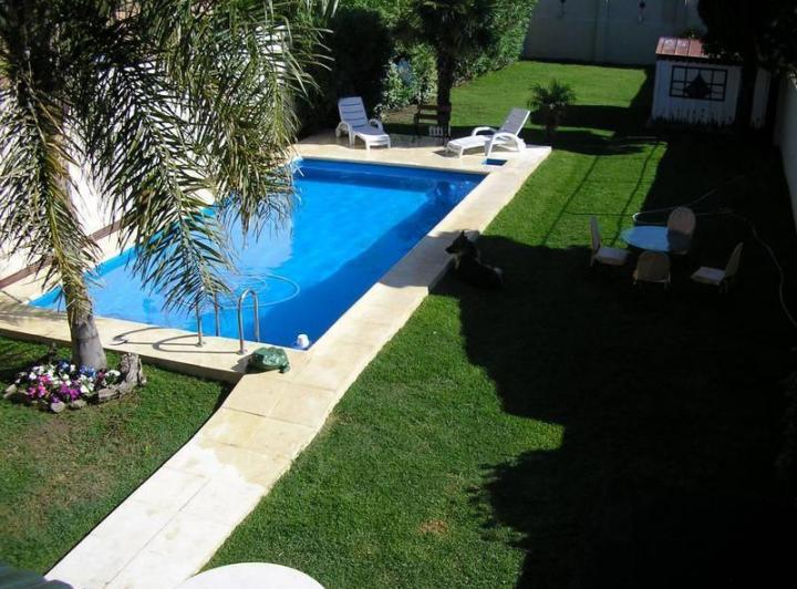 Casa · 320m² · 6 Ambientes · 3 Cocheras