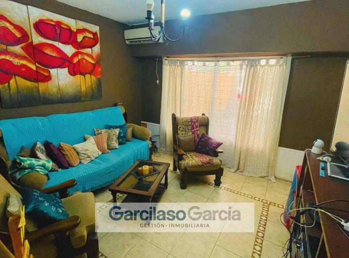 Casa · 220m² · 6 Ambientes · 3 Cocheras