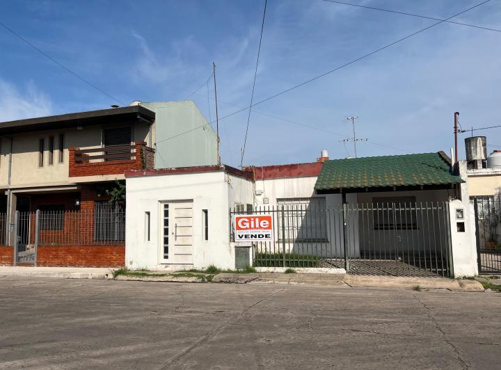 Casa · 100m² · 5 Ambientes · 1 Cochera